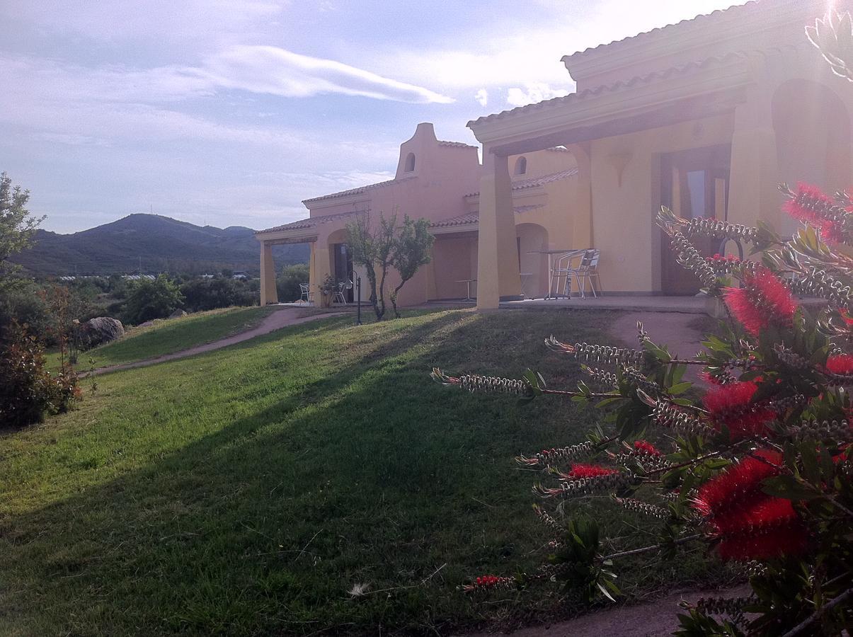 Hotel Minnia Budoni Extérieur photo