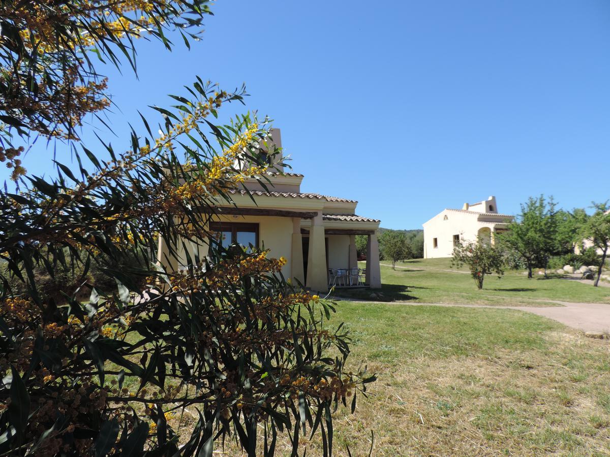 Hotel Minnia Budoni Extérieur photo